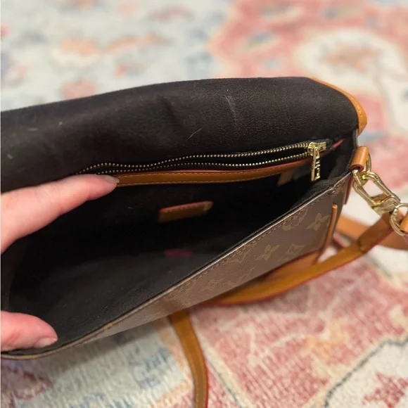 Brown Monogram Shoulder Bag - Picture 5 of 5